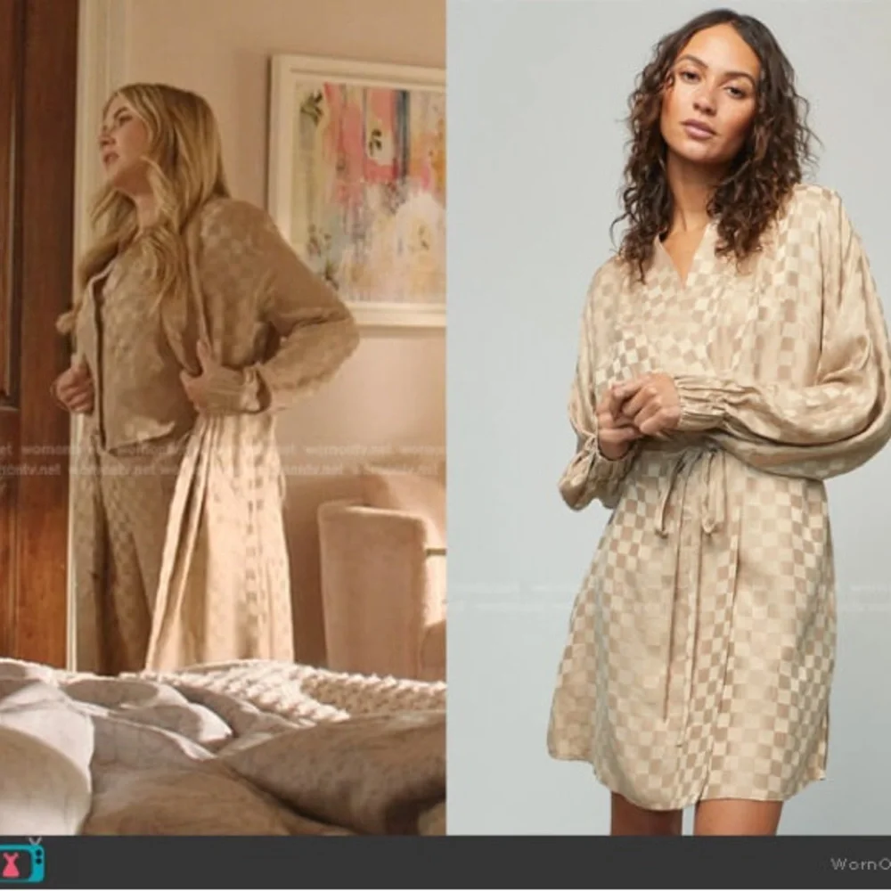 Silk Robe - Picture 1 of 4